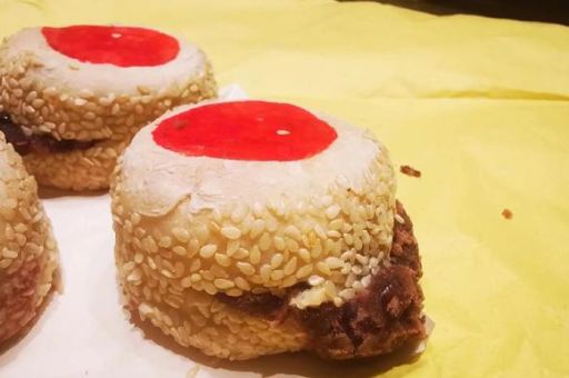 蛤蟆吐蜜的馅料是什么 揭秘传统点心的独特内馅